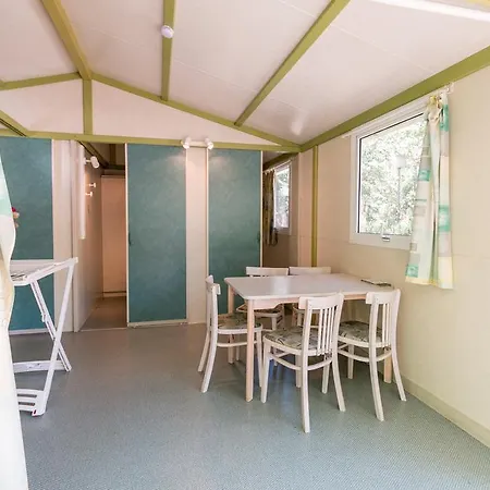 Kemp Camping Benista 4*